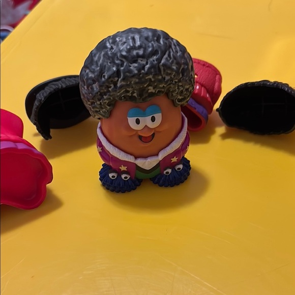 Set of 6 Kerwin Frost x McDonald's Nugget outfit pieces 2023 - Picture 3 of 3